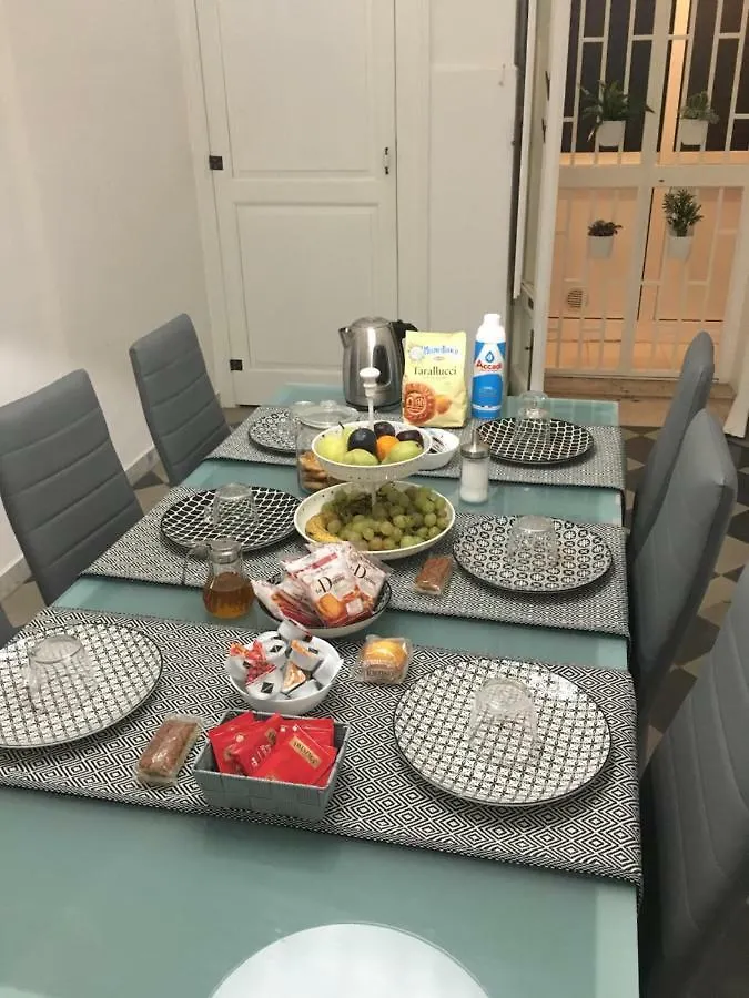 Maison Flores باري إيطاليا