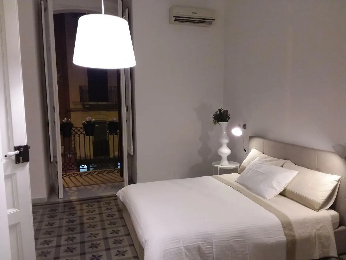 Maison Flores باري